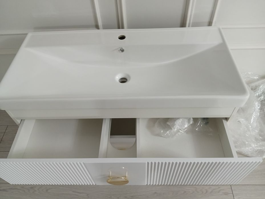 Раковина с тумбой