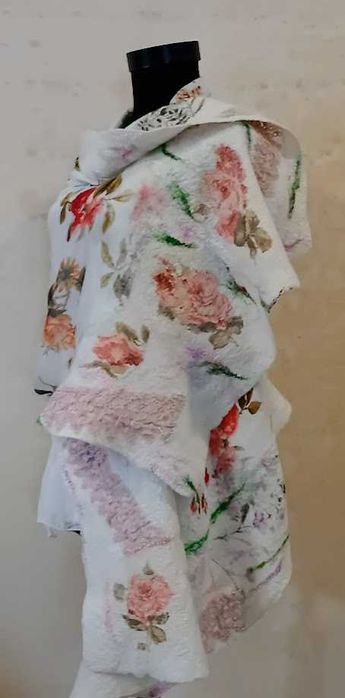 Филцов шал , ръчно изработен чрез мокро плъстене от вълна и коприна