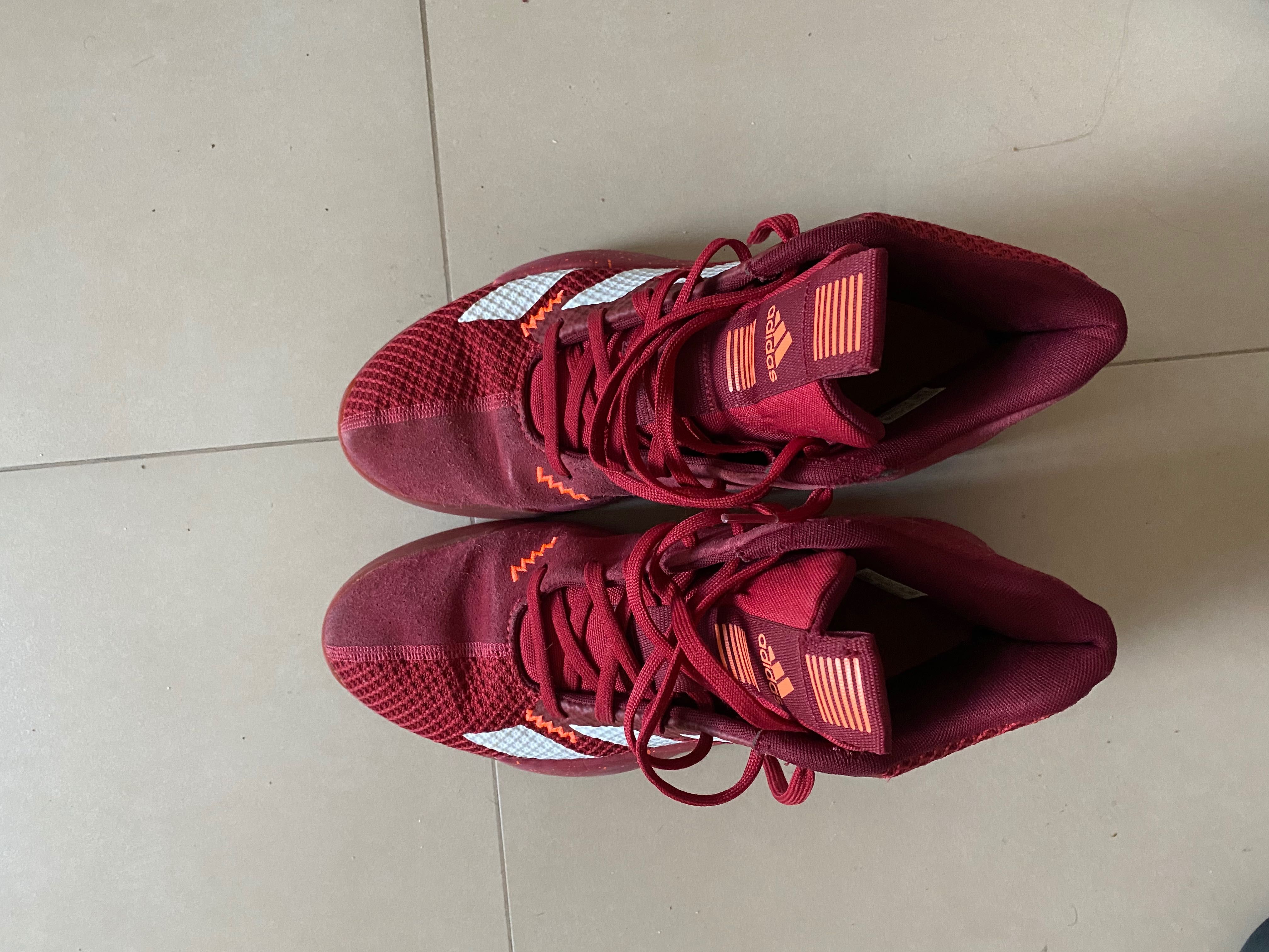 URGENT adidas culoare rosu,talpa foam,baschet,300 lei URGENT