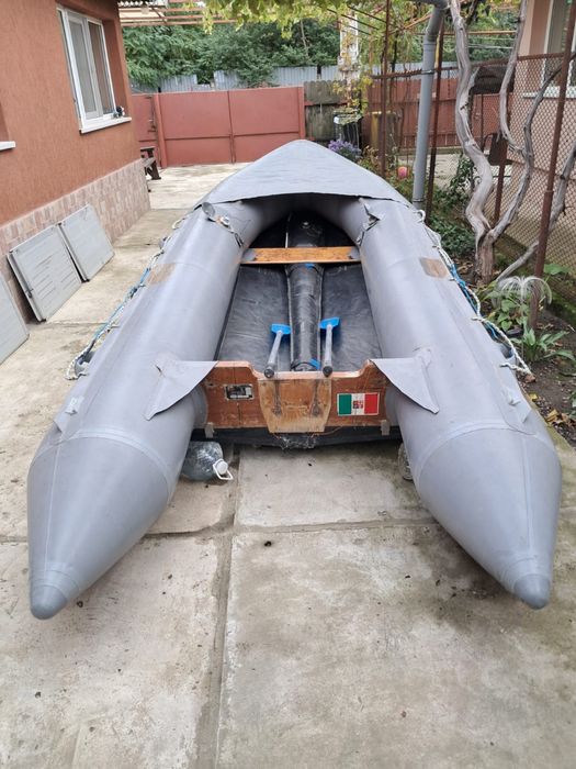 Barcă pneumatica zodiac și motor everunde 6cp