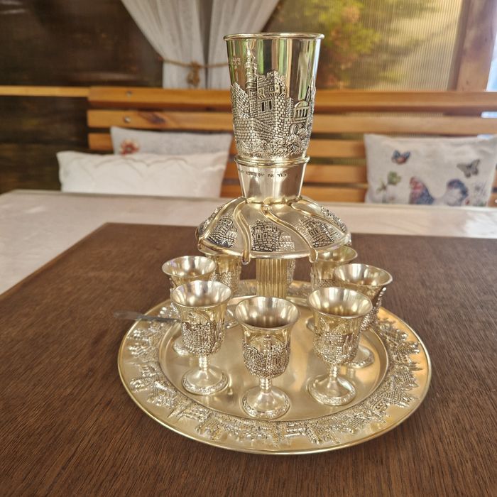 Набор коньячный девять рюмочекк.