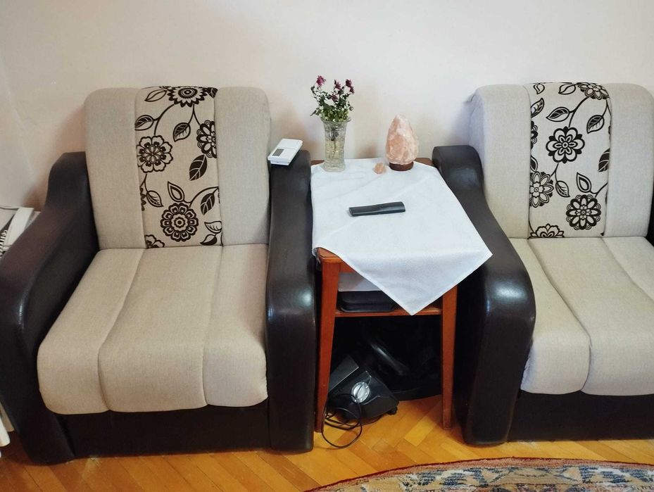 Set Canapea extensibila  3 locuri si 2 fotolii fixe