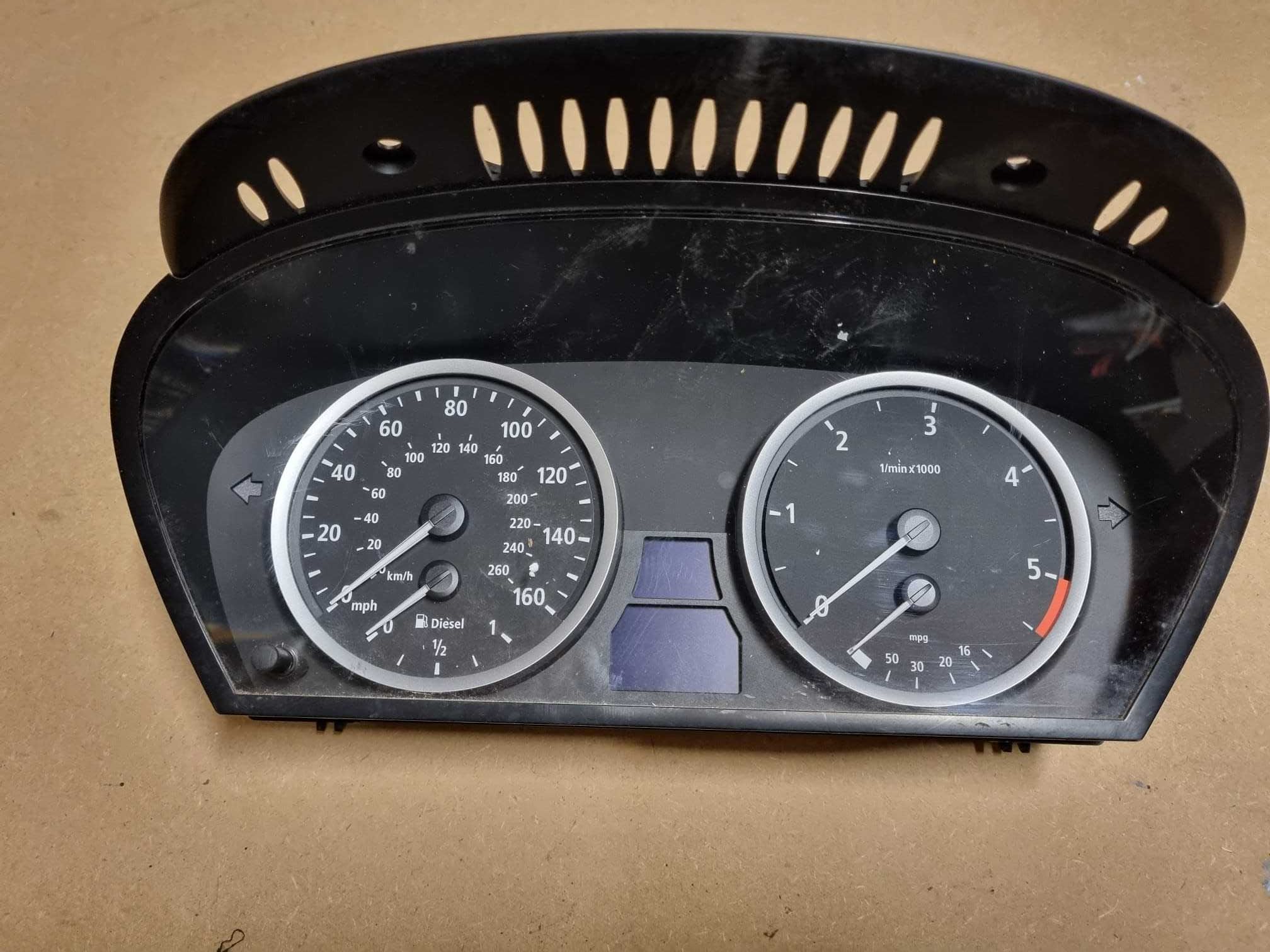 Ceasuri bord BMW E60 520