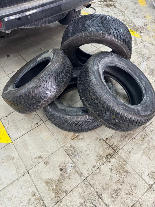 Продам зимнюю и летнюю резины на LC prado