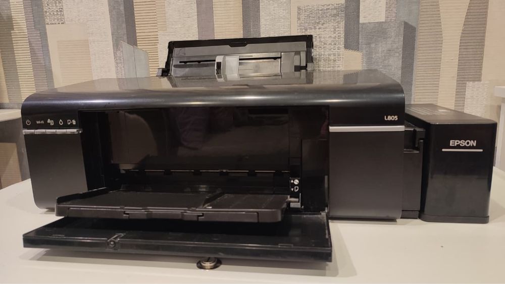 Epson l805 принтер в отличном состоянии