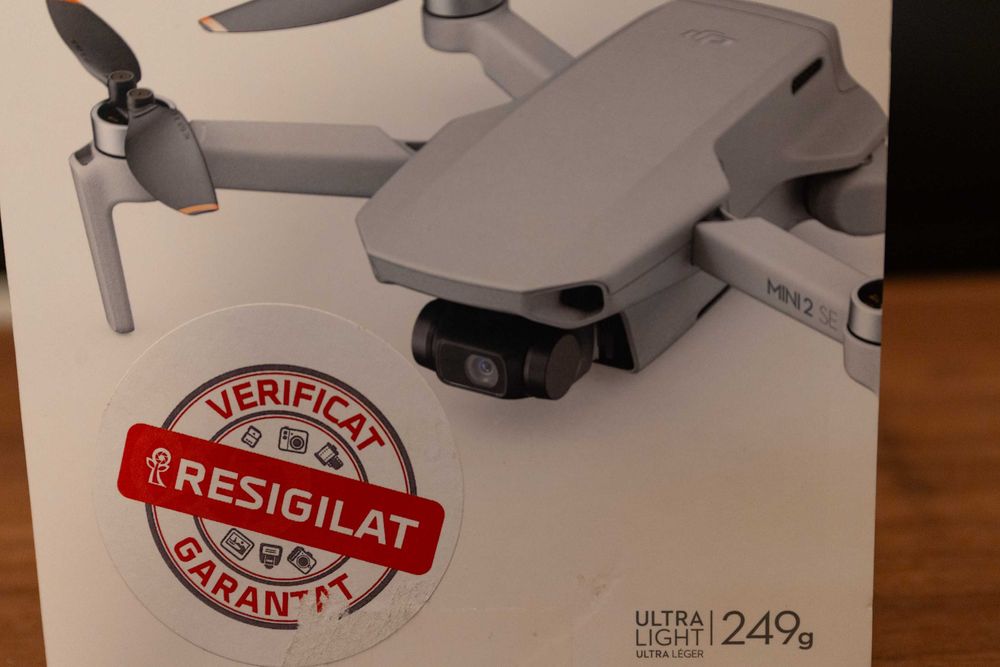 DJI Mini 2 SE + 1 acumulator și card SanDisk 16GB