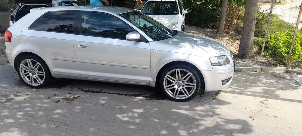 Лек автомобил Audi A3 2.0FSI