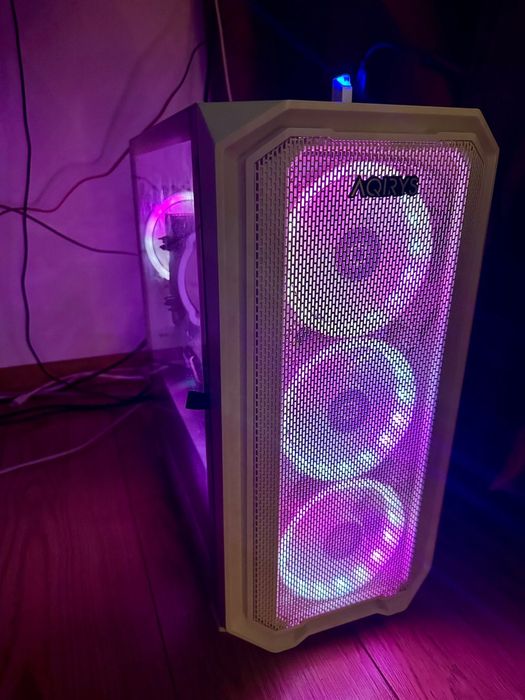 Pc gaming complet (mouse+tastatura+ monitor+suport casti)