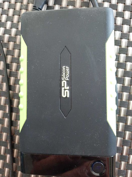 Внешний накопитель на 1 ТБ