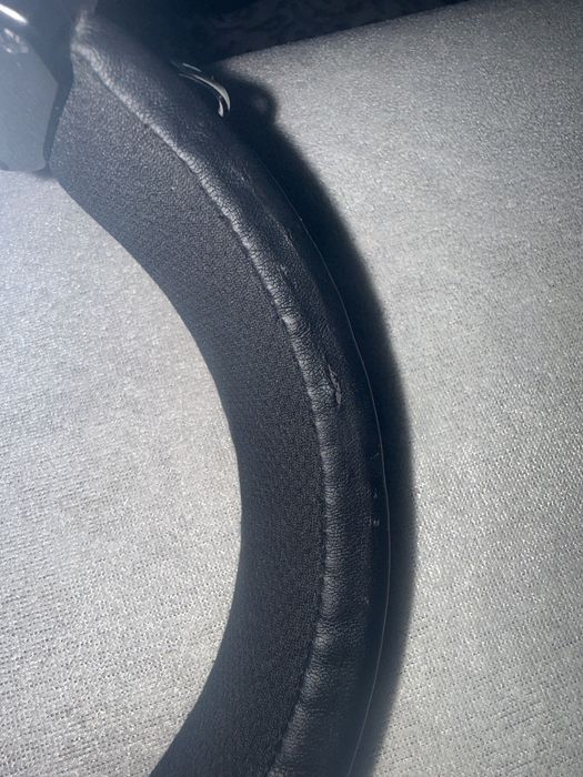 Геймърски слушалки и клавиятура