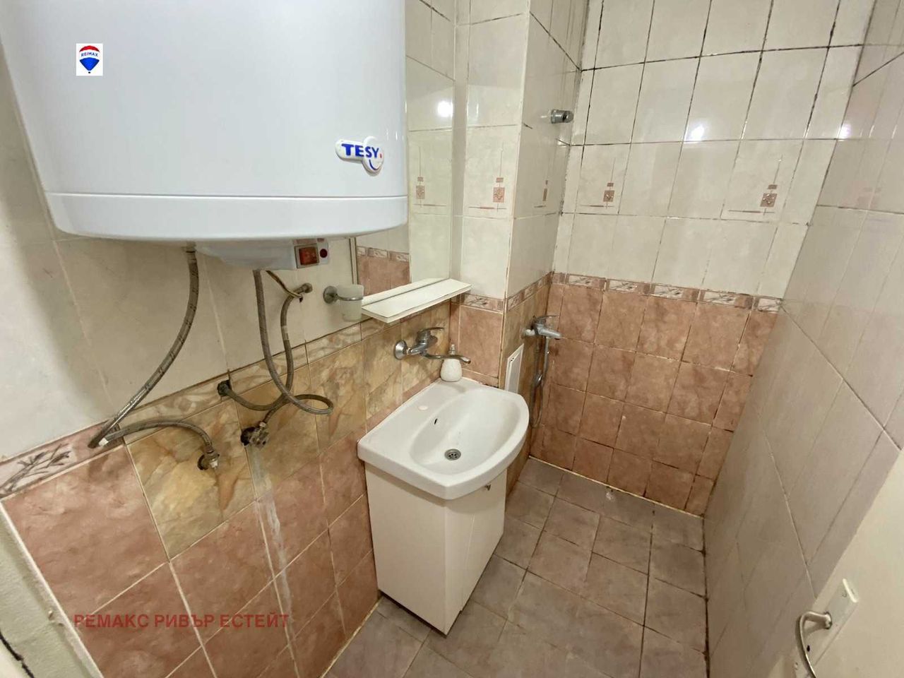 Продава се Тристаен апартамент в Русе, Дружба 1 - 78 кв.м за 1050 €/кв.м - Снимка #11