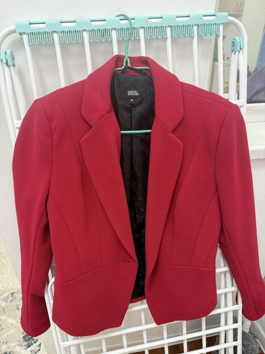 Малиновый пиджак