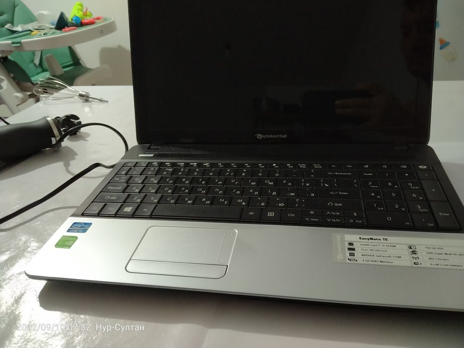 Продам ноутбук Packard bell .
