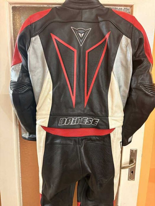 Dainese Двуделен Кожен Екип - КАТО НОВ!!!  (р-р 50/L)