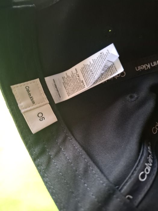 Шапка с козирка Calvin Klein