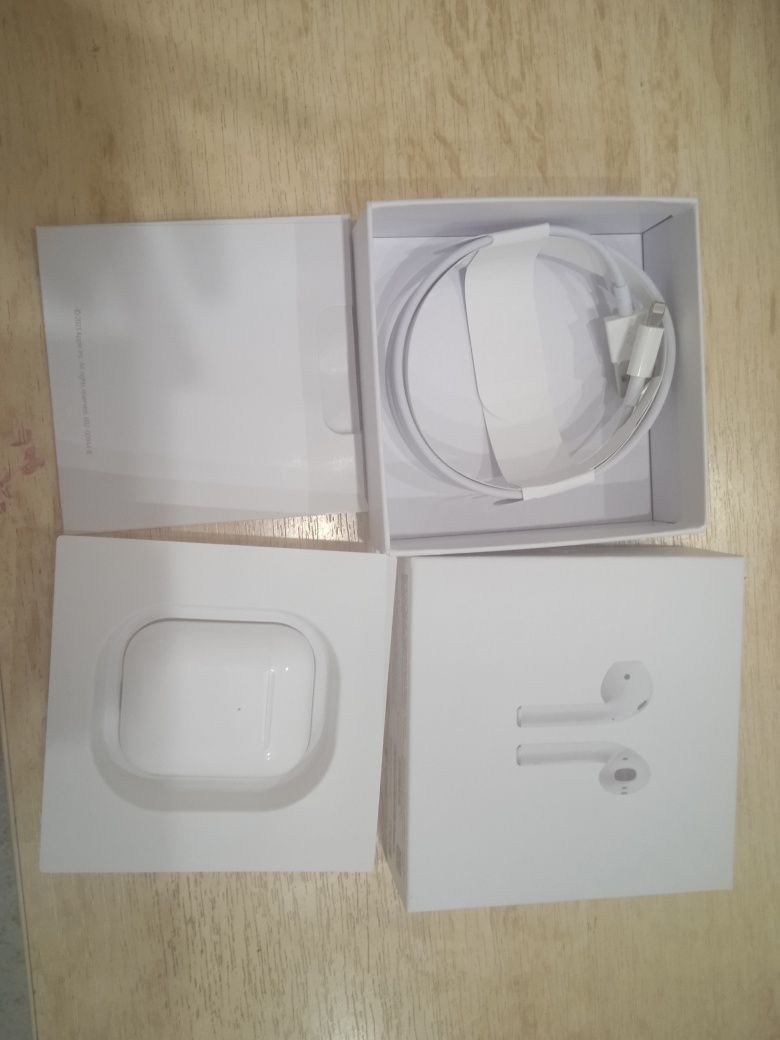 Airpods 2 поколения