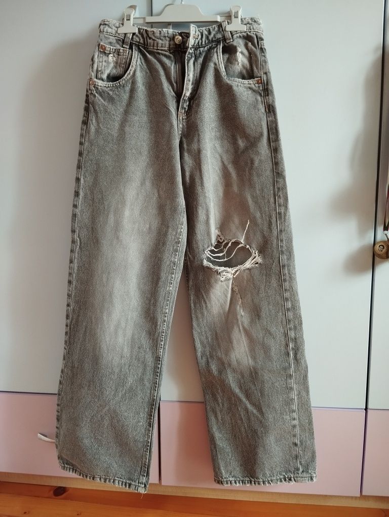 ZARA дънки с накъсан ефект