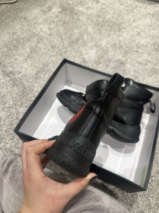 Боти Love Moschino