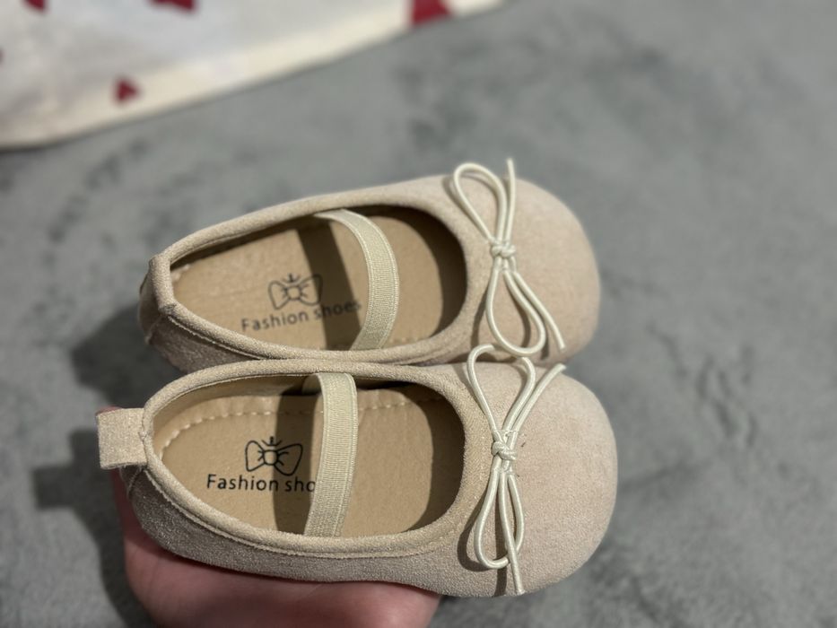 Детская обувь , новая