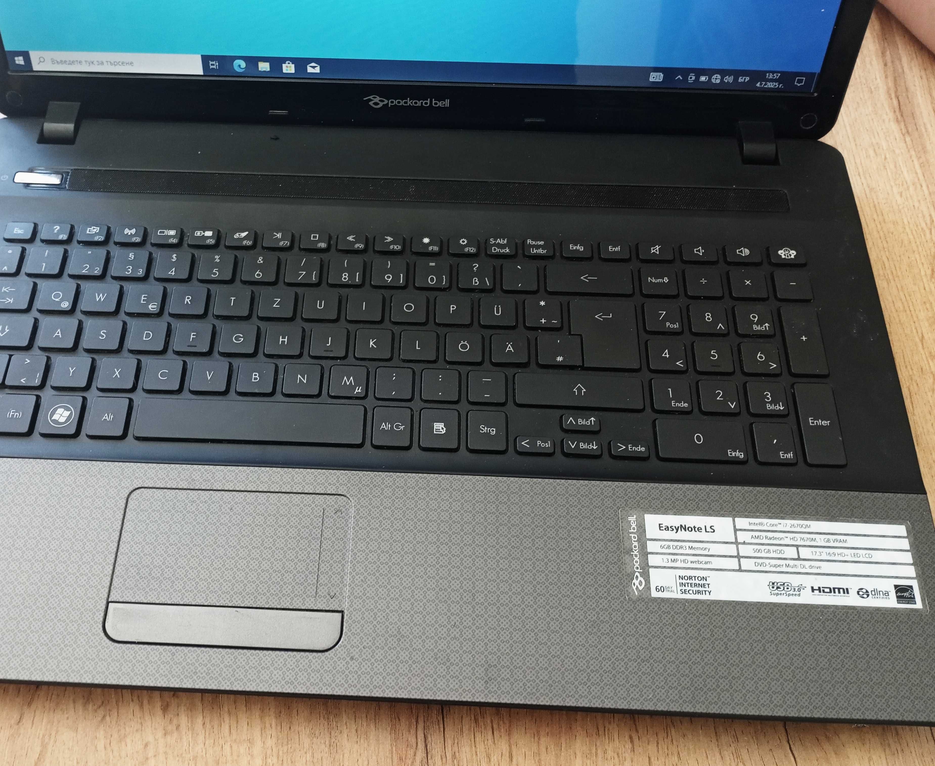 Лаптоп PACKARD BELL i7 SSD 17 "