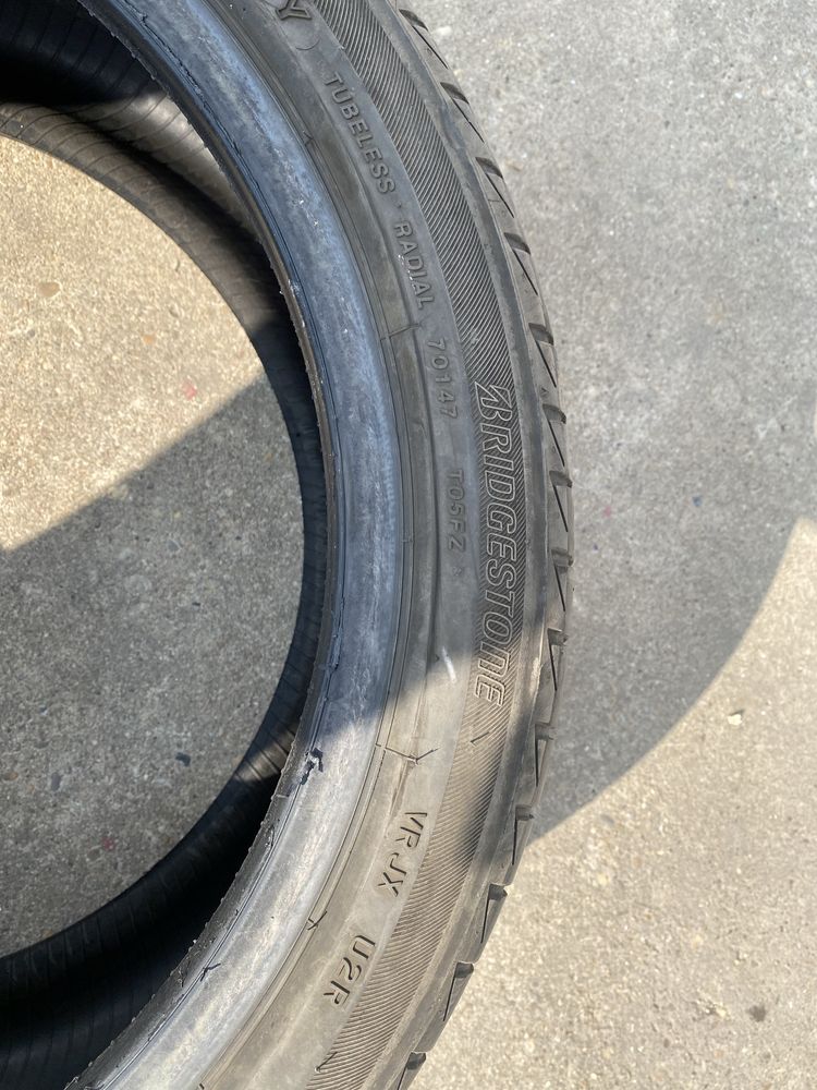 Летни гуми 235/40/18