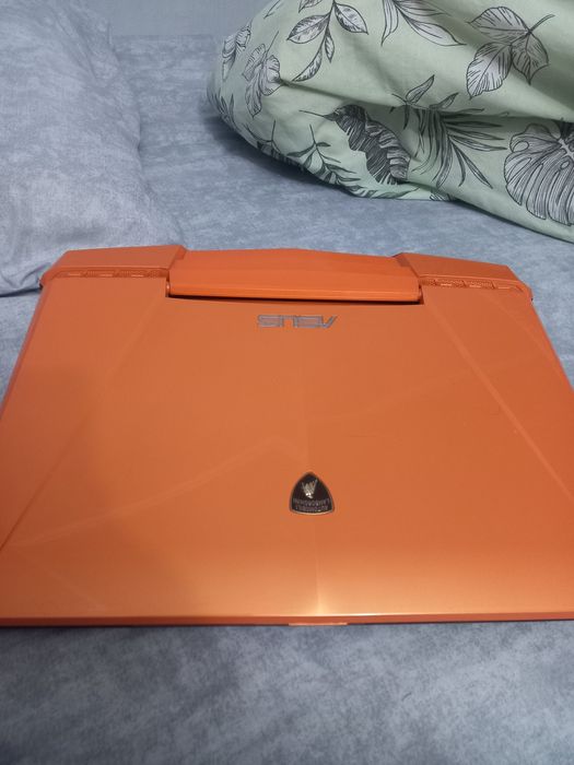 Ноутбук asus LAMBORGHINI VX7