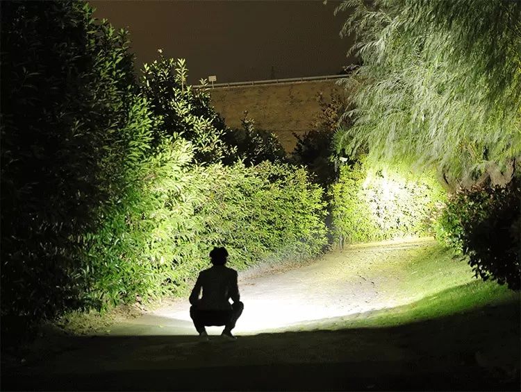 Lanterna Frontala POWER LIGHT cu ZOOM  Led Cree P90.2 OFERTA!