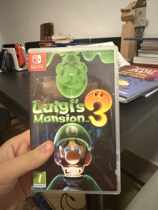 Nintendo Switch OLED + joc luigi mansion 3 nou si huse de joy-cons
