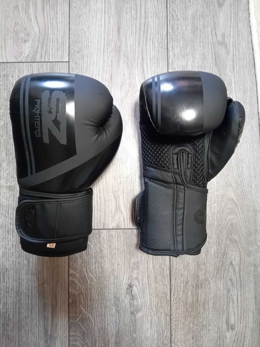 Боксови ръкавици 14oz, протектори за крака SZ