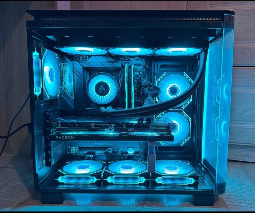 PC Gaming | RYZEN 7 7800X3D, RX 7900 GRE, 32GB DDR5, 4TB SSD, X670E