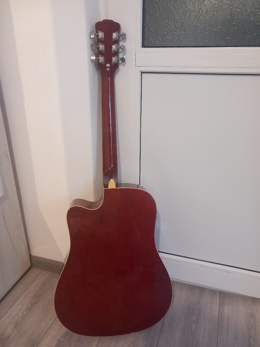 Chitară de vânzare