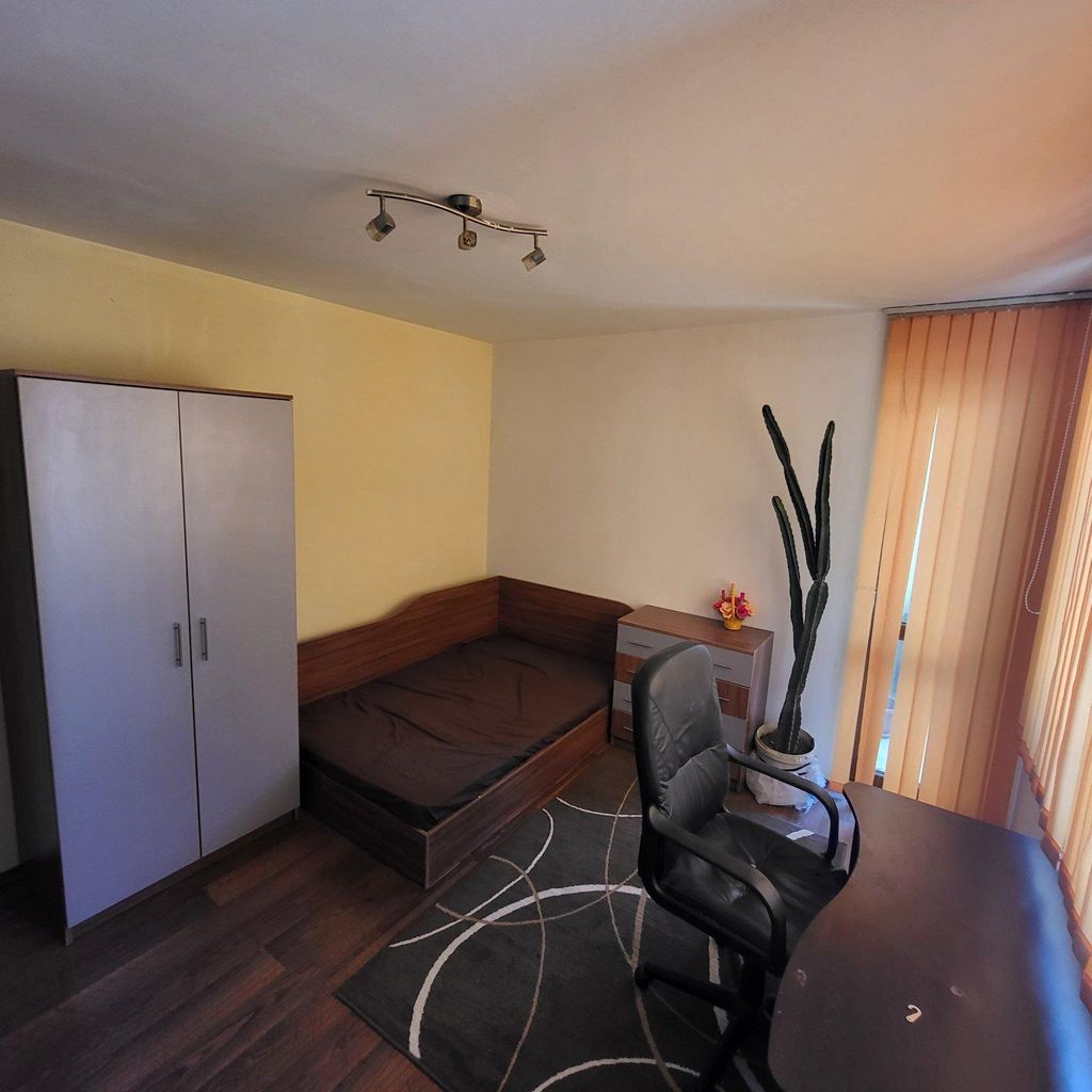 Дава се под наем Двустаен апартамент в Пловдив, Кършияка - 85 кв.м за 459 € - Снимка #6