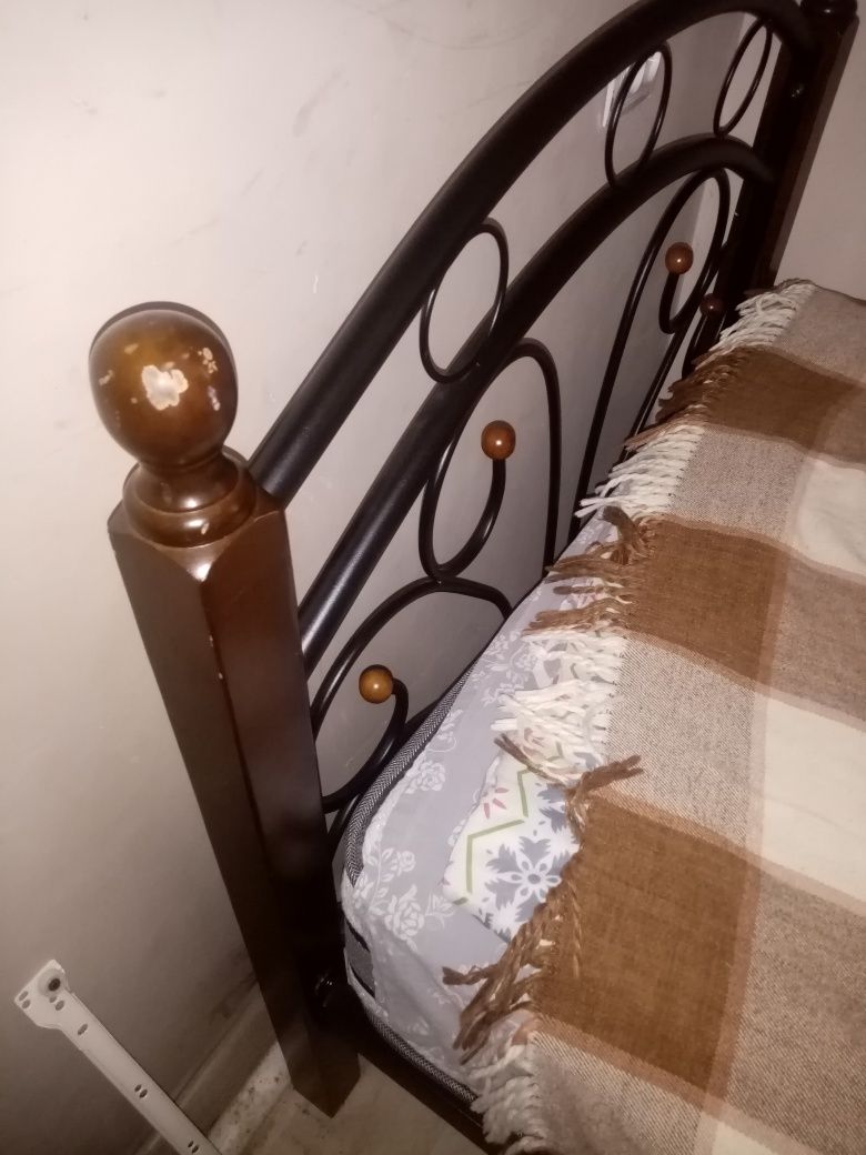 Продаю кровать бу, состояния как на фоте.