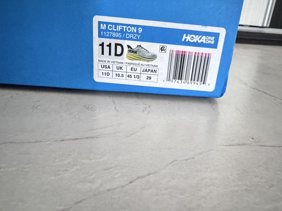 Продавам маратонки за бягане HOKA Clifton 9