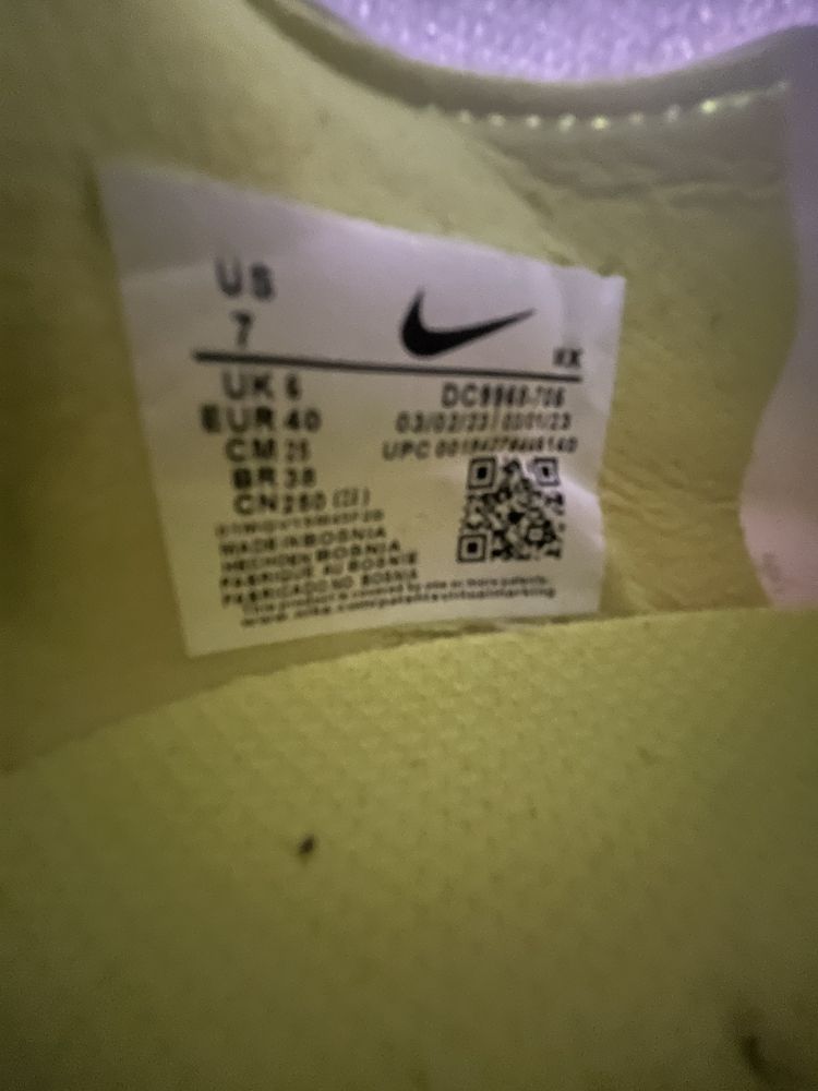 Професионални бутонки nike phantom gx 40 номер