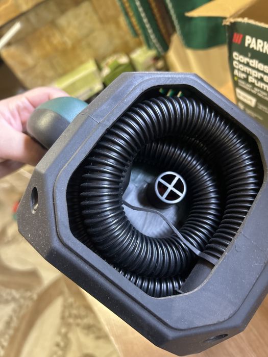 Акумулаторен компресор parkside