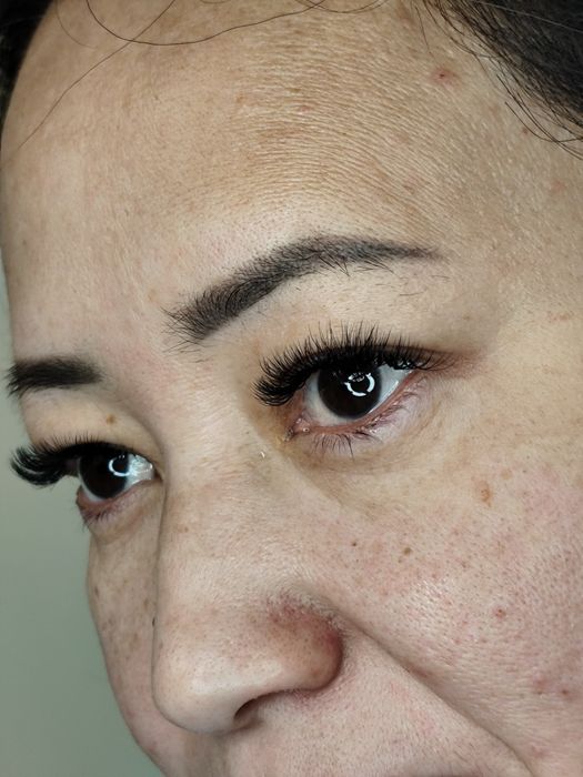 Наращивание и ламинирование ресниц 3000тг