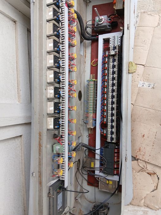 Vând tablou electric comanda