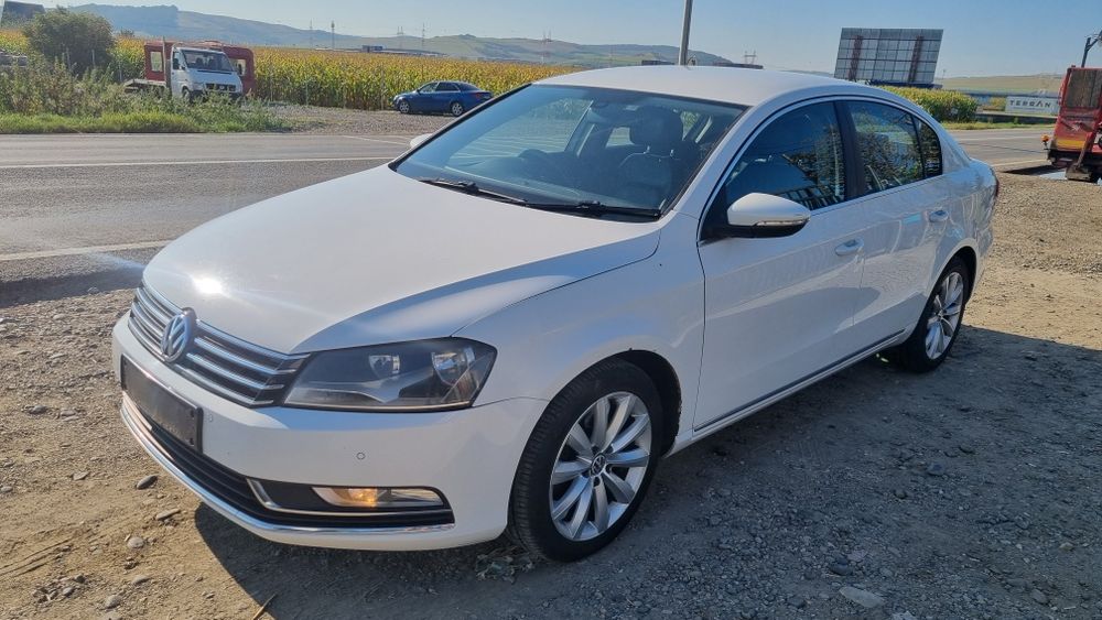 Usa dreapta fata vw passat b7 an 2013 usa fata stanga fata vw pasat b7