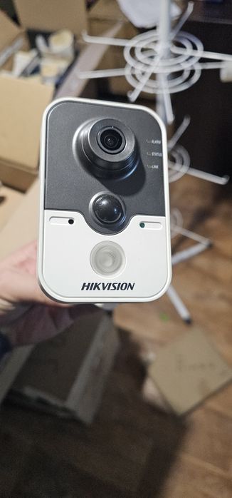 IP-камера Hikvision DS-2CD2432F-I