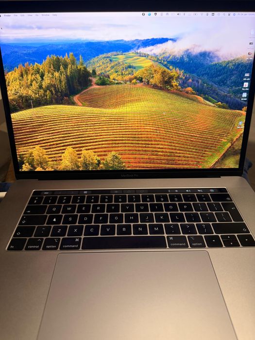 MacBook Pro 15” Touch Bar/i7/16GB/SSD 1TB/Baterie 178 cicluri