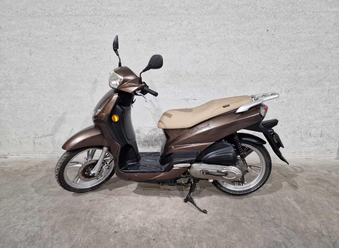 Inchiriez scuter FARA PERMIS