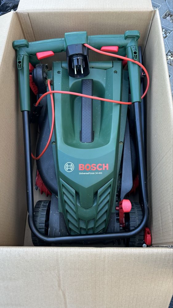 Masina de tuns gazon/iarba Bosch Universal Rotak 34-400 1300w