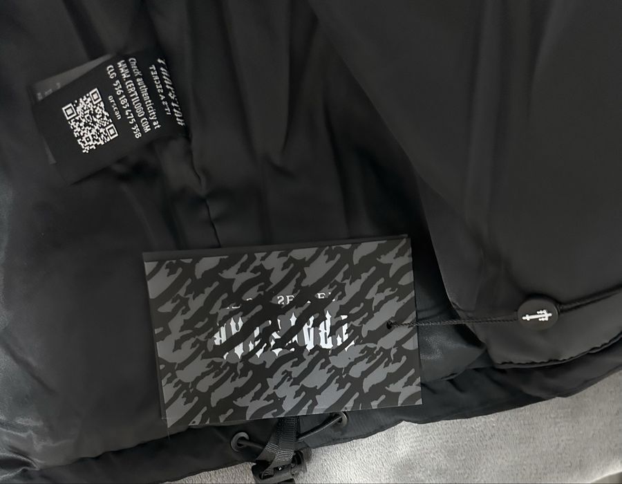 Trapstar яке още с етикети размер L