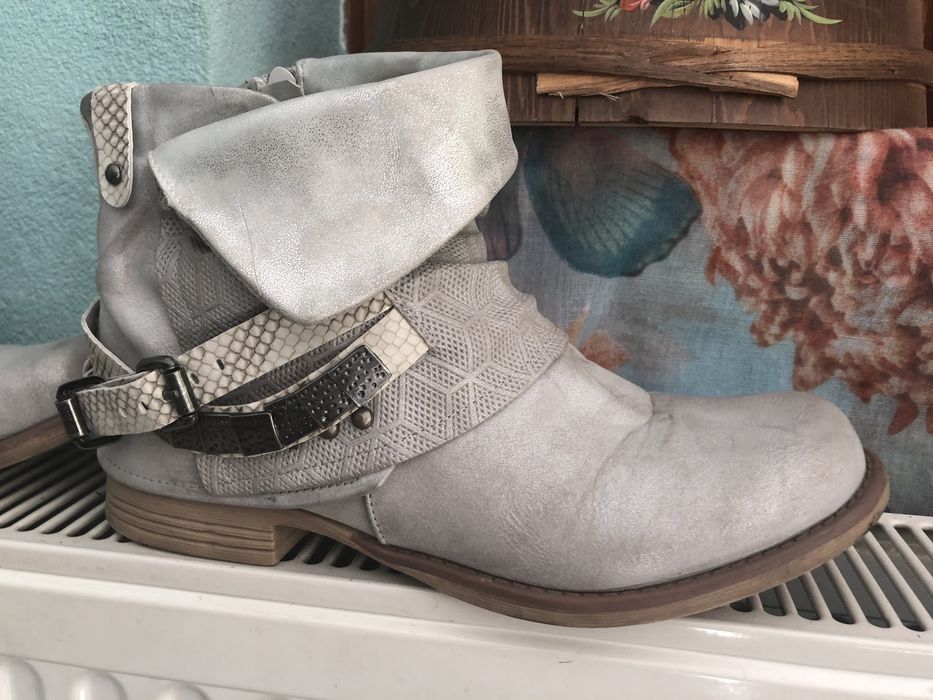 Cizmulițe argintii de primăvara