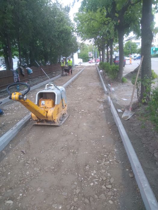 Montaj pavaj,pavele, borduri ,parcari, terasament  , săpături !