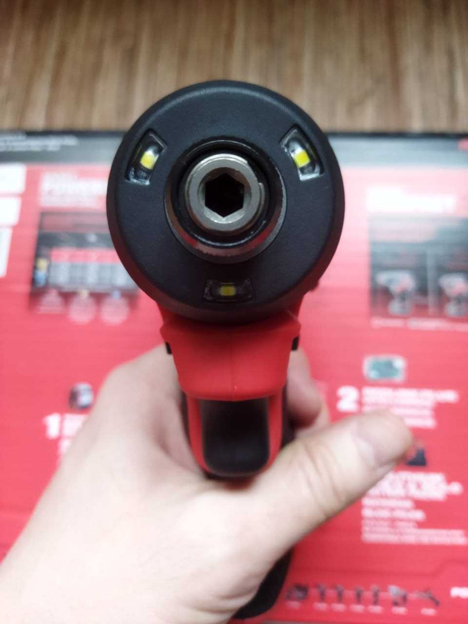 Бесщеточный импакт винтоверт и дрель шуруповерт Milwaukee 3497-22