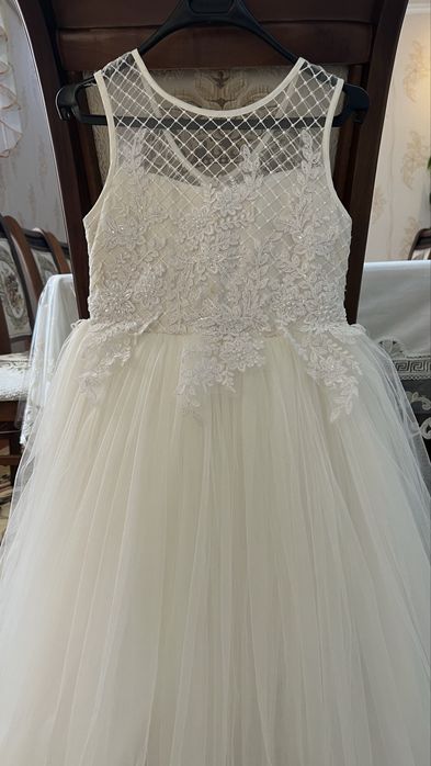 Oq kuylak qizchalar uchun