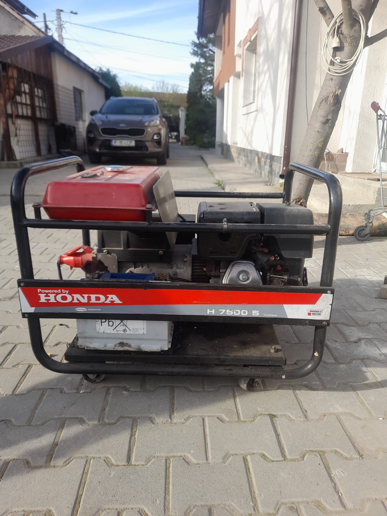 Generator Honda  de 13cp cu 220/380 (trifazic)