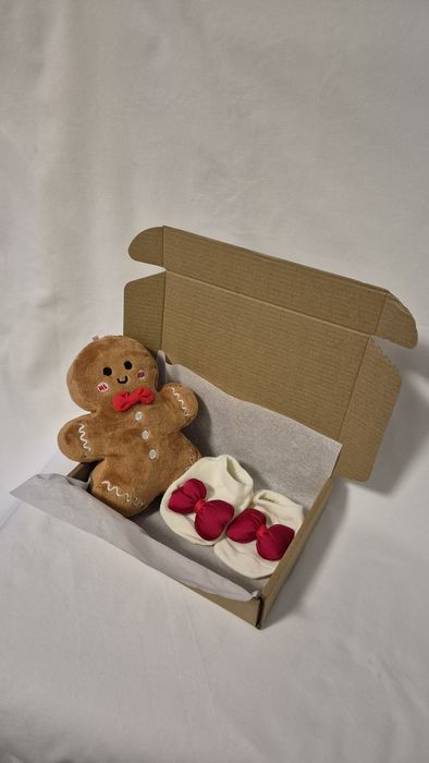 Коледен подарък - чорапи и плюшена играчка в кутия